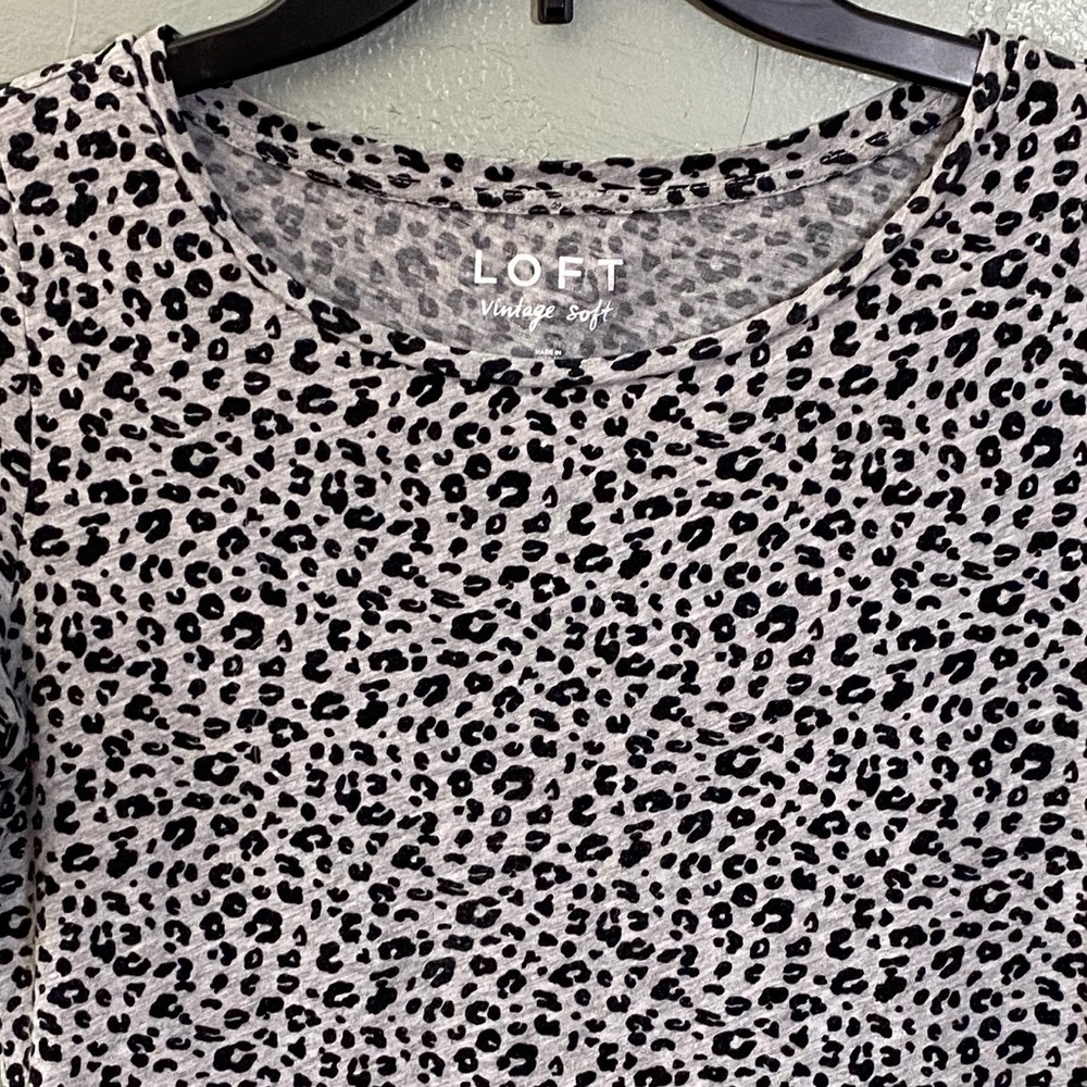 Leopard Tee - Picture 2 of 3